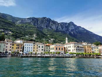 Crociera sul lago (visita a Gargnano + tipico giardino dei limoni)