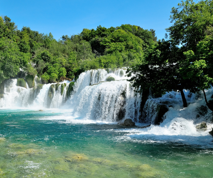 Z Omiš: Trogir i wodospady Krka w małej grupie