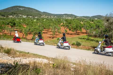 Ibiza: Sightseeing Vespa Scooter Tour