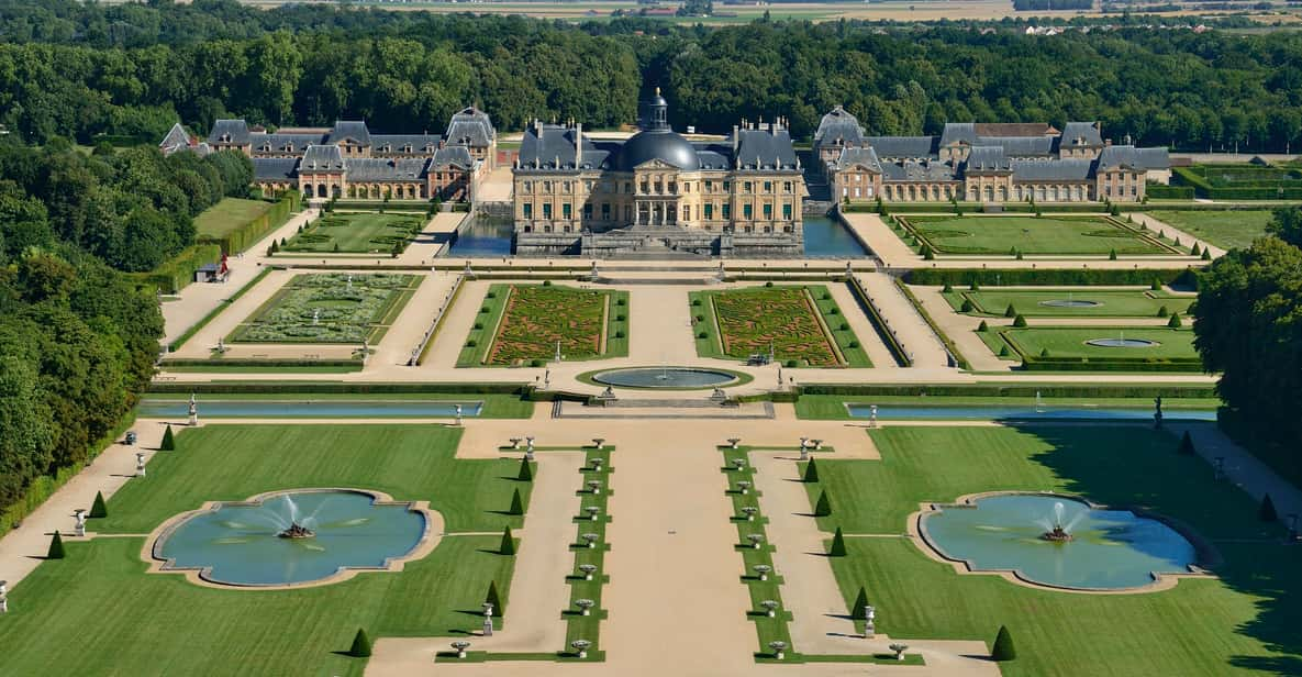 Melun: Vaux le Vicomte Chateau Entry Ticket and Bus Transfer | GetYourGuide