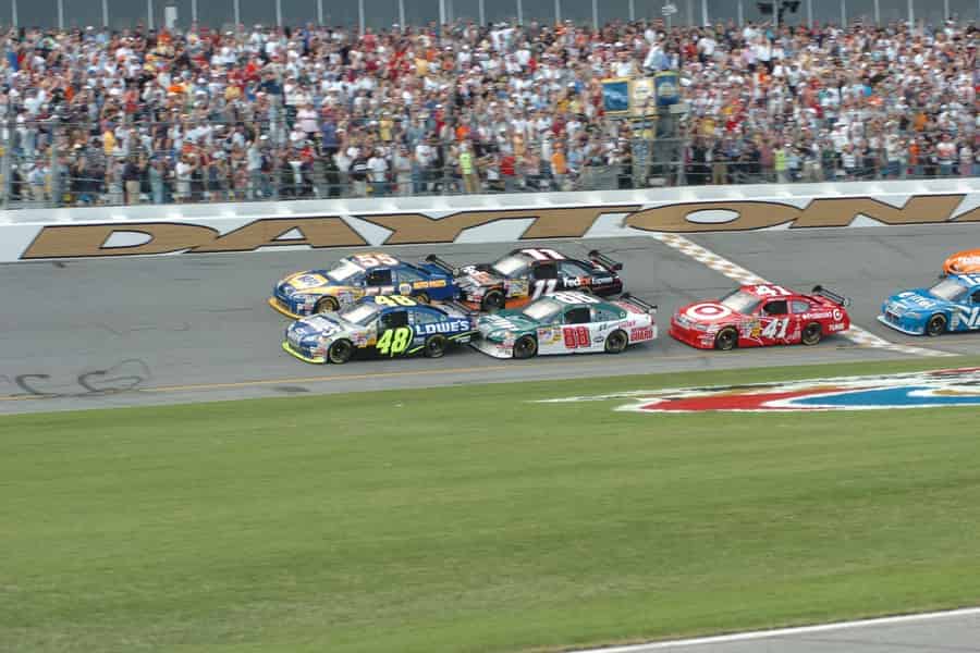 NASCAR Coke Zero 400 Rennen Standardpaket. Foto: GetYourGuide NASCAR Coke Zero 400 Rennen Standardpaket. Foto: GetYourGuide