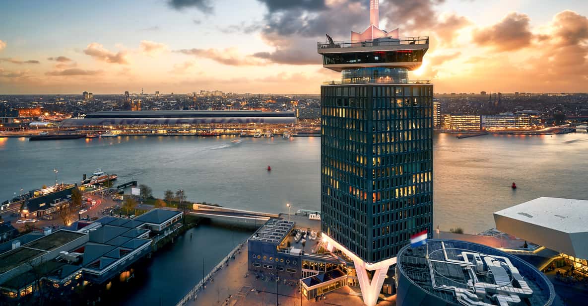 Afbeelding 5 van Amsterdam: A'DAM Lookout toegangsbewijs met 1 of 2 drankjes