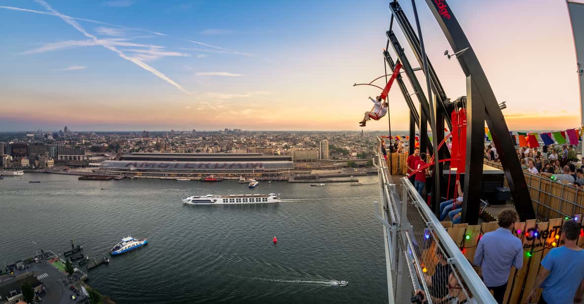 Afbeelding 8 van Amsterdam: A'DAM Lookout toegangsbewijs met 1 of 2 drankjes