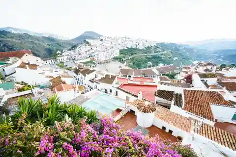 Excursão de um dia a Frigiliana e Nerja a partir de Granada
