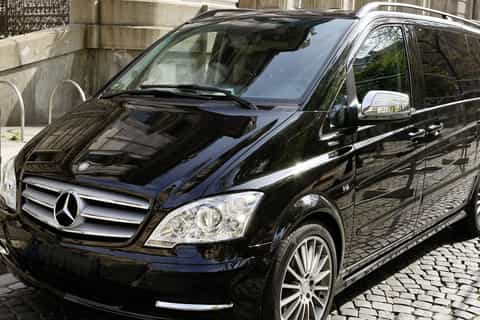 Izmir: Private Airport Transfer