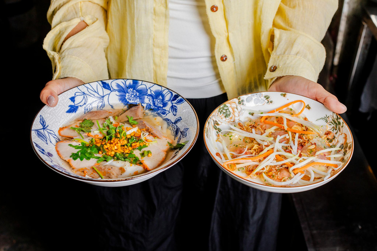 Hoi An Bites Food Tour with 15+ Tastings