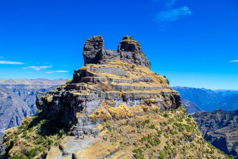 Cusco: Trekking to Waqrapukara 1 day + Meals