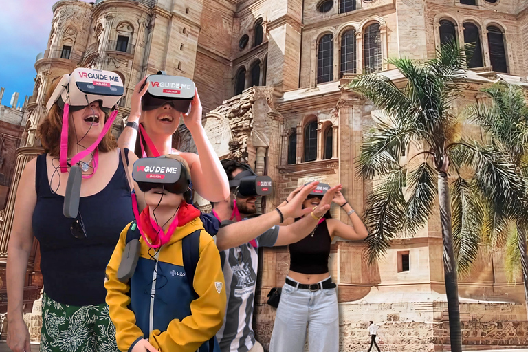 Malaga: Alcazaba, Picasso e molto altro. 5 esperienze VR a piedi!Tour a Malaga: viaggio nel tempo con la realtà virtuale