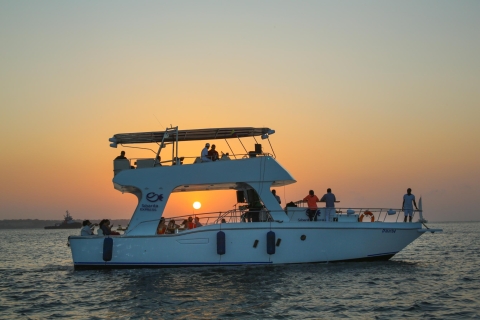 Cartagena: Bootsfahrt bei Sonnenuntergang mit Open BarCartagena: Sonnenuntergangs-Bootsfahrt auf Sibarita Express