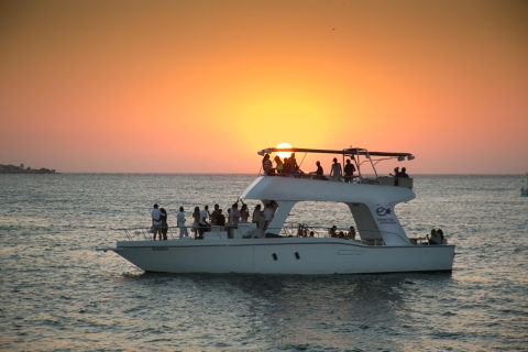 Cartagena: Bootsfahrt bei Sonnenuntergang mit Open BarCartagena Sunset Cruise mit offener Bar auf Sibarita Master