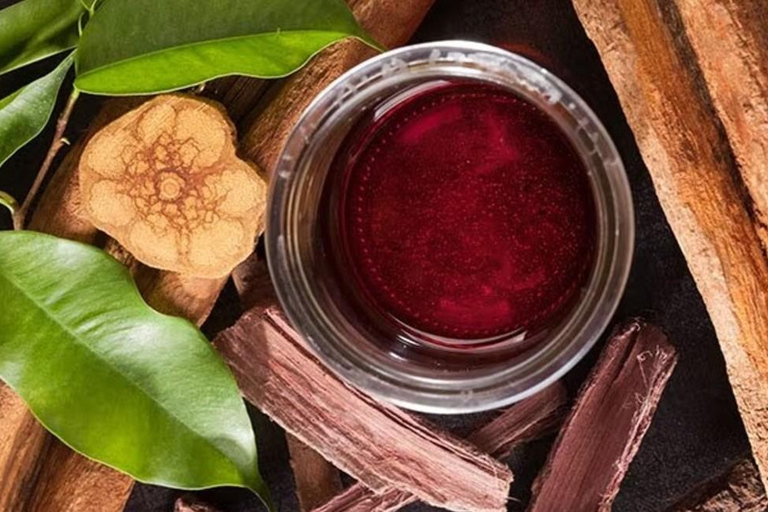 Iquitos: Ayahuasca Ceremony with Coca Leaf Reading