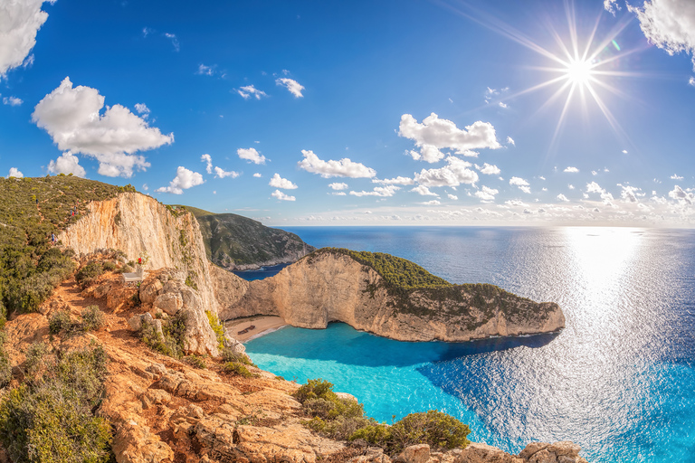 Excursão Particular à Praia de Navagio e Grutas Azuis