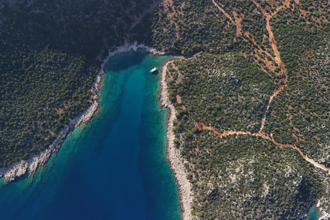 From Kaş: Kekova Boat Tour with Lunch and Swimming Stops