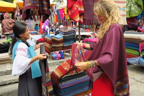 Otavalo: Small Market Market Tour z Quito with LunchMała wycieczka grupowa