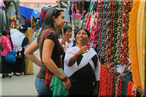 Otavalo: Small Market Market Tour z Quito with LunchMała wycieczka grupowa dla 3+ pasażerów