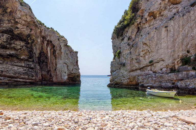 Ab Omis: Blaue Höhle &amp; 5 Inseln Speedboat TourAb Omiš: Blaue Grotte und 5 Inseln - Tour mit dem Speed-Boot