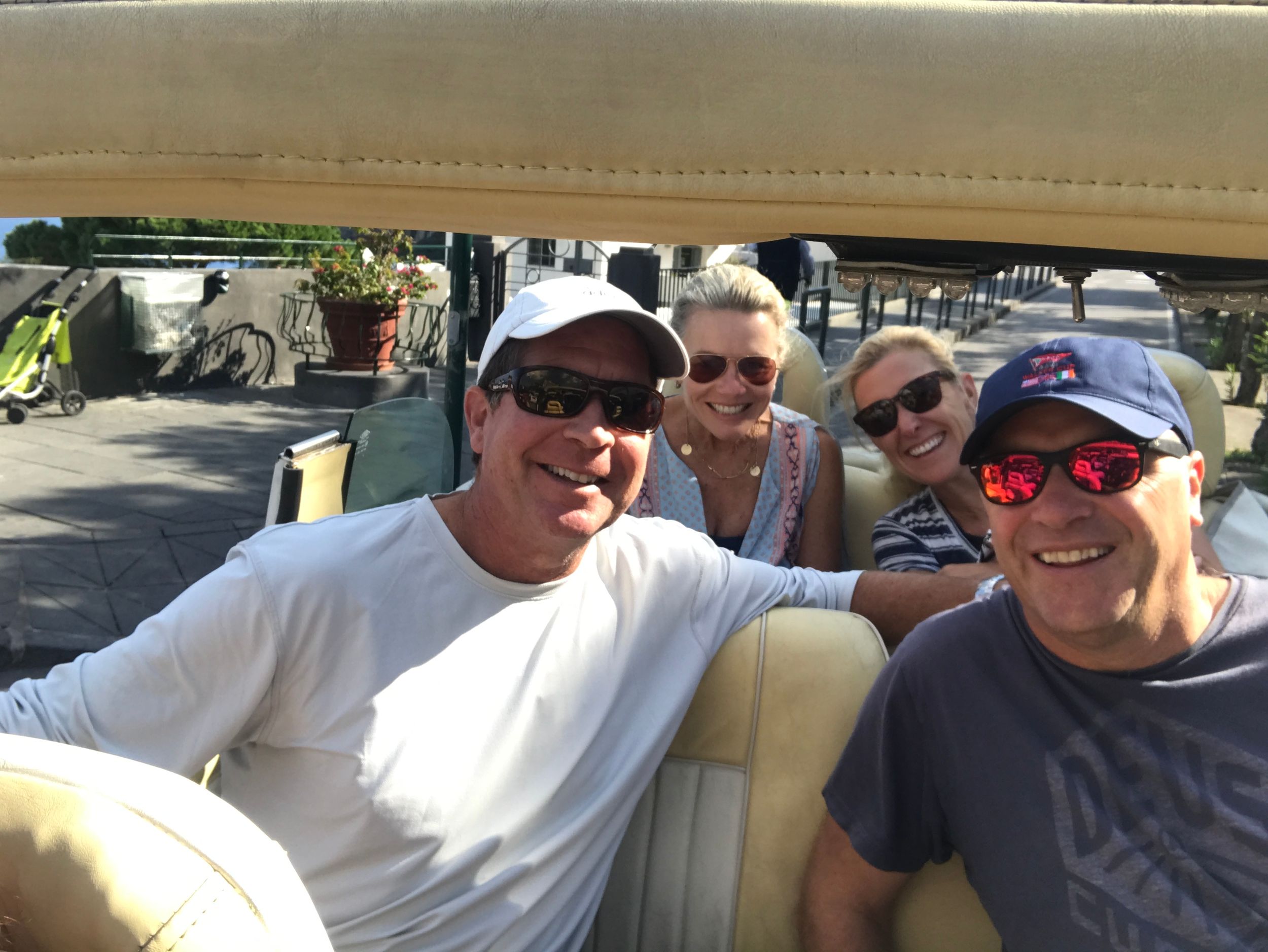 Unvergessliche Capri-Tour mit einem speziellen Cabrio-Reisebus