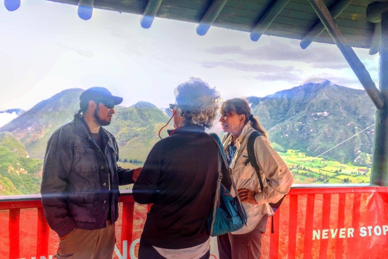 Mitad del Mundo en Wandelen in Pululahua VolcanoPrive-touroptie met lunch