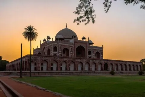 New Delhi: Evening Delhi Nights City Guided Tour