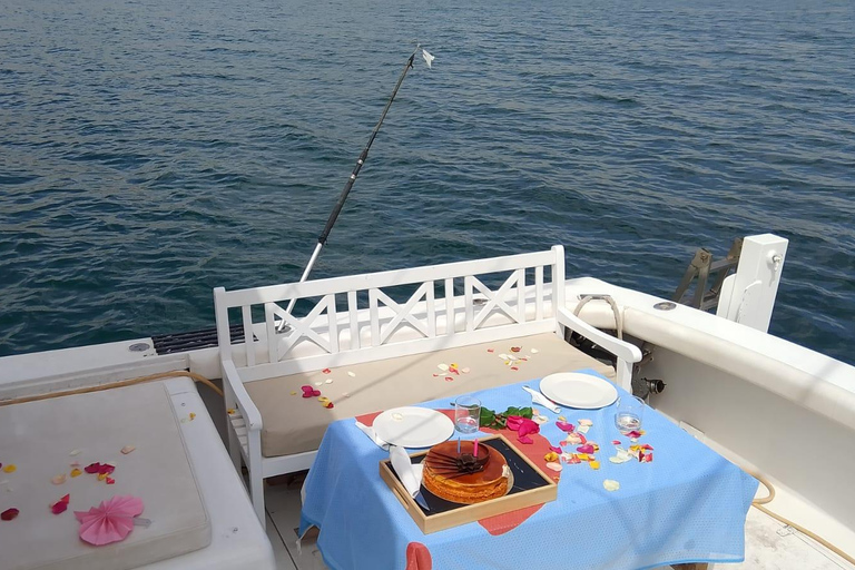 Agadir: Private Luxury Boat Cruise with Swimming & Pickup