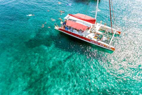 Santorini: Premium Catamaran Cruise with Fresh BBQ & Drinks