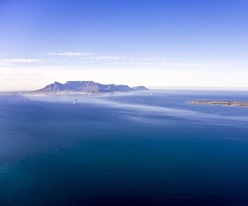 Cape Town: Robben Island Ferry Ticket and Townships Tour