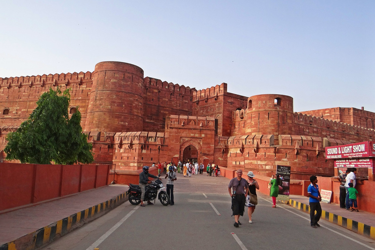 Excursión privada de un día al patrimonio local de Taj Mahal y AgraPaquete Todo Incluido