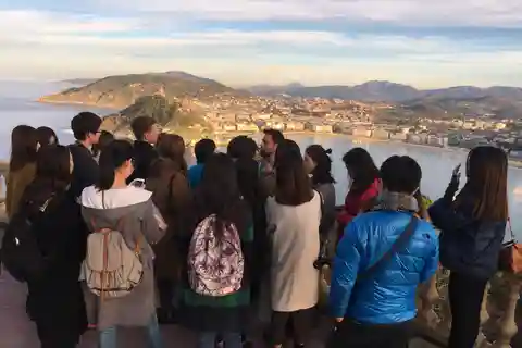San Sebastian: Famous Local Basque Cooking Club Private Meal