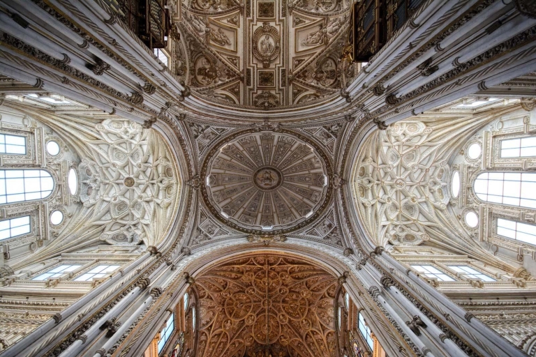 Mezquita w Kordobie: zwiedzanie z przewodnikiem bez kolejkiWielki Meczet w Kordobie z przewodnikiem w j. angielskim