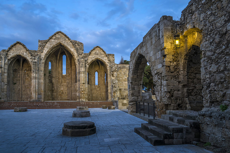 Rodas: Visita guiada a pie y degustación de vinos en la ciudad medievalPaseo privado guiado y degustación de vinos