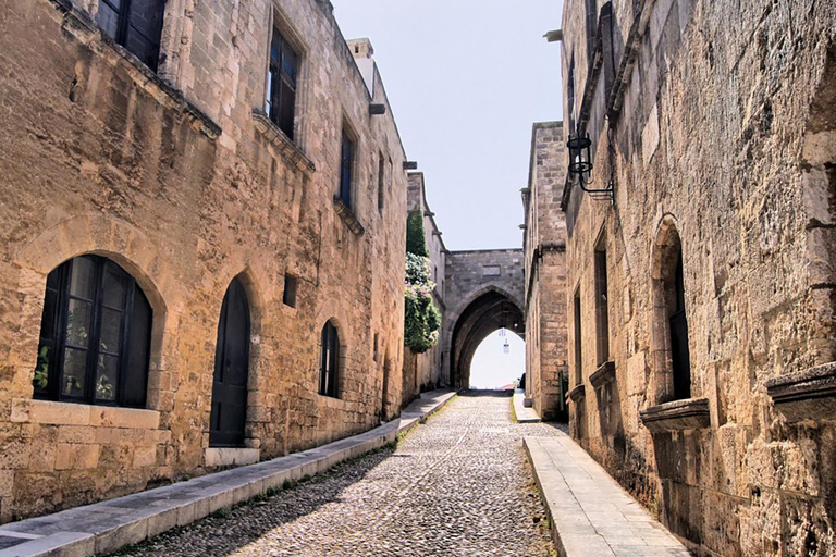 Tour Privado no Bairro Judeu e no Palácio do Grão-Mestre