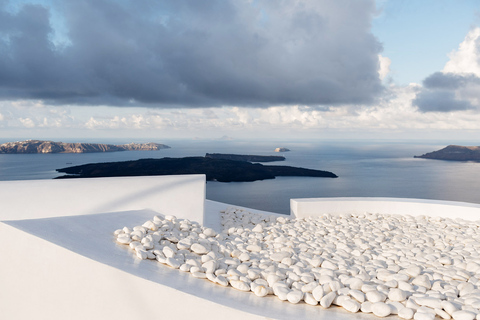 Descubre Santorini: tour de Akrotiri y bodega prehistóricos