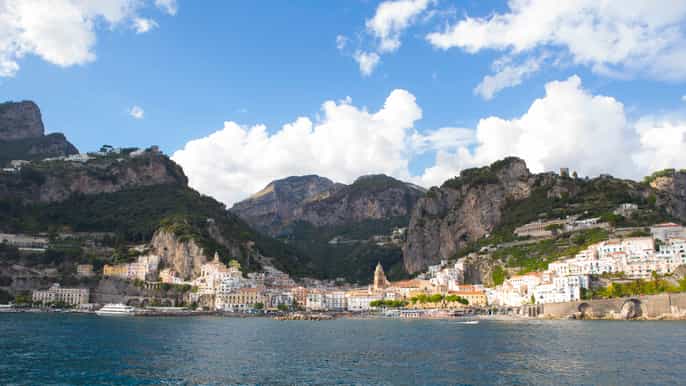 costiera amalfitana tour in barca da sorrento