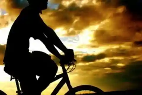 Madrid: Tour noturno de eBike ao pôr do sol e às luzes da noite