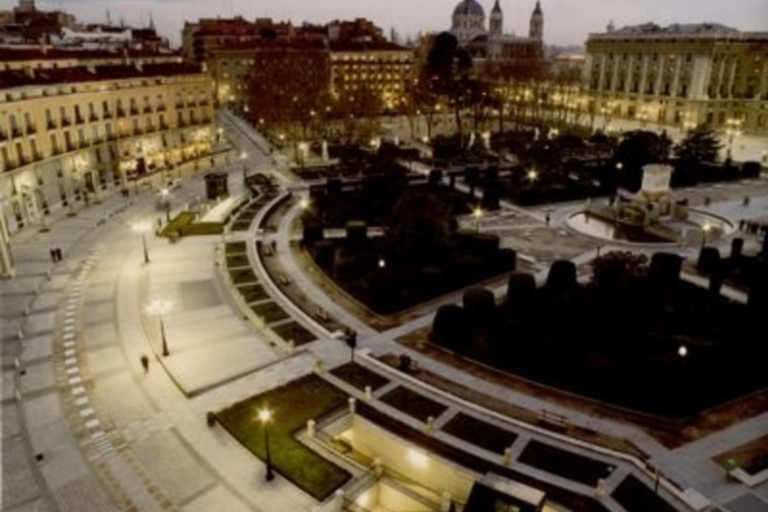 Madrid: eBike Tour bij zonsondergang en nachtverlichting