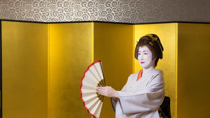 geisha encounter cultural experience at chaya in tokyo