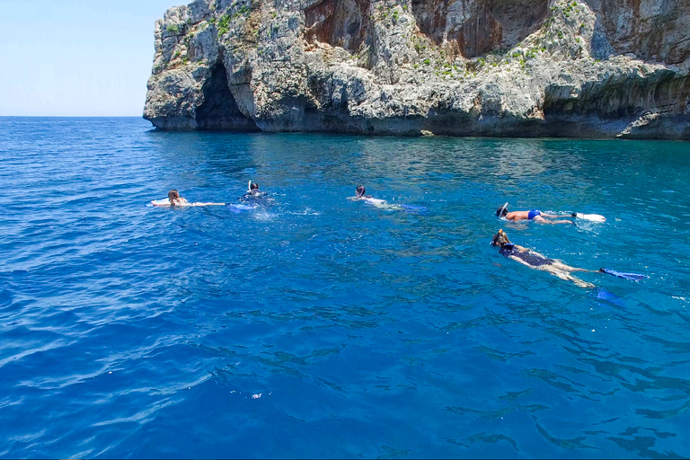 Chania: Båttur med guidad snorkling och Stand Up-paddling