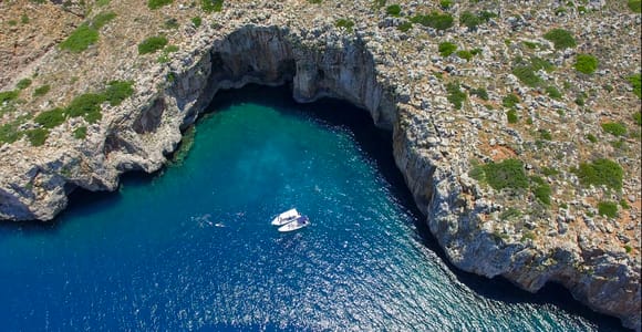 Chania: Boat Trip with Guided Snorkeling & Stand-Up Paddling