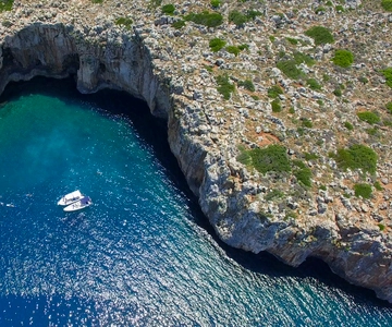 Chania: Boat Trip with Guided Snorkeling & Stand-Up Paddling