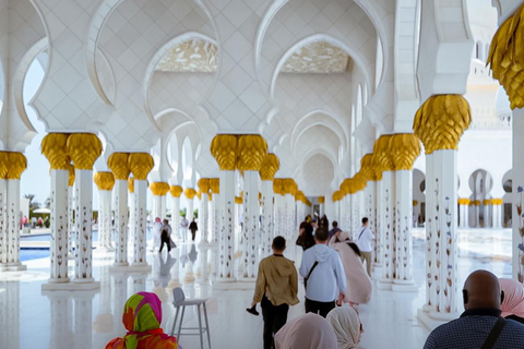从阿布扎比出发的谢赫扎耶德大清真寺全天旅行