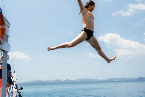Labuan Bajo: 6 Island Komodo Speedboat Day Trip & Snorkeling