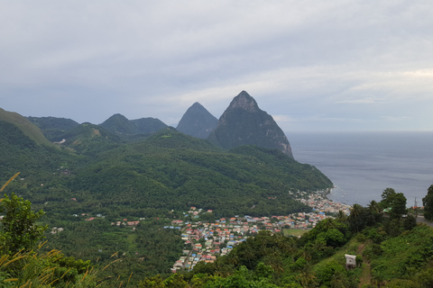 St Lucia: Private Speed Boat Tour from Castries
