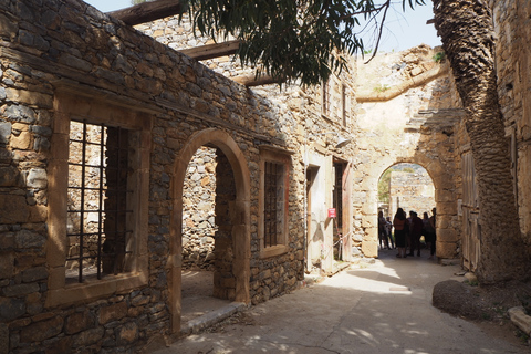 Excursion en bateau à Spinalonga depuis le port d'EloundaDu port d'Elounda : excursion en bateau à Spinalonga