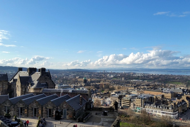 Castillo de Edimburgo: tour guiado sin colasTour sin colas por el Castillo de Edimburgo en inglés