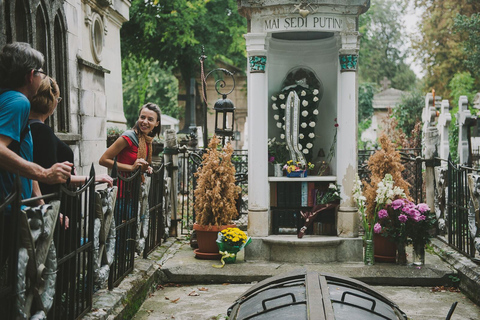 Bucarest: visite d'histoire sombre de 3 heures avec un local