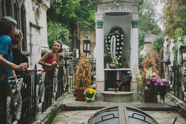 Bucarest: visite d'histoire sombre de 3 heures avec un local