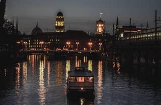 Berlin: Weihnachts-Bootsfahrt mit Glühwein und Gebäck