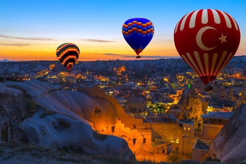 Kapadocja: lot balonem na ogrzane powietrze i jednodniowa wycieczka o wschodzie słońca