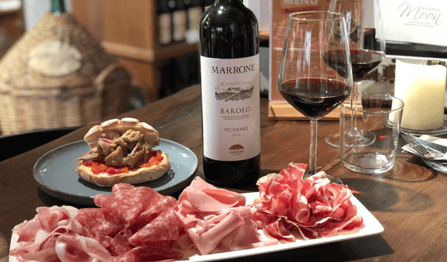 Milan: Aperitivo with Tasting Plate & Glass of Wine