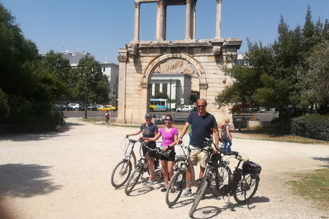 Tour en bicicleta eléctrica y degustación de comida en el casco antiguo de Atenas